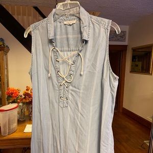 Sleeveless beachlunchlounge collared shirt